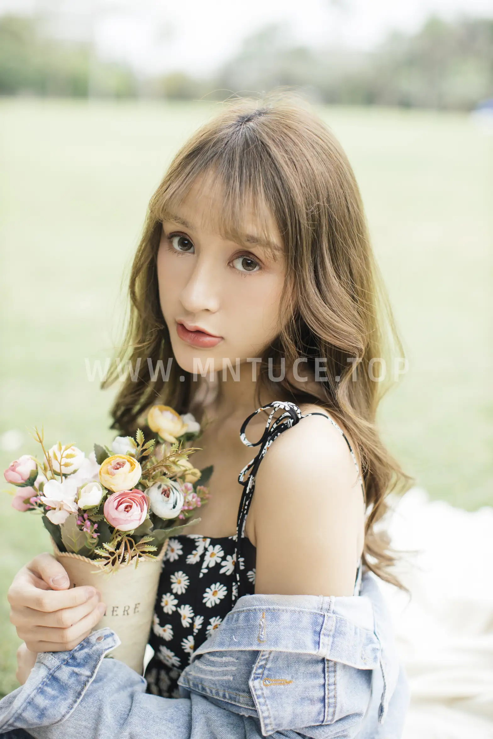 [YITUYU] 2021.05.08 Vol.051 – Early Summer Journey Qiao Ling#[28P]-18